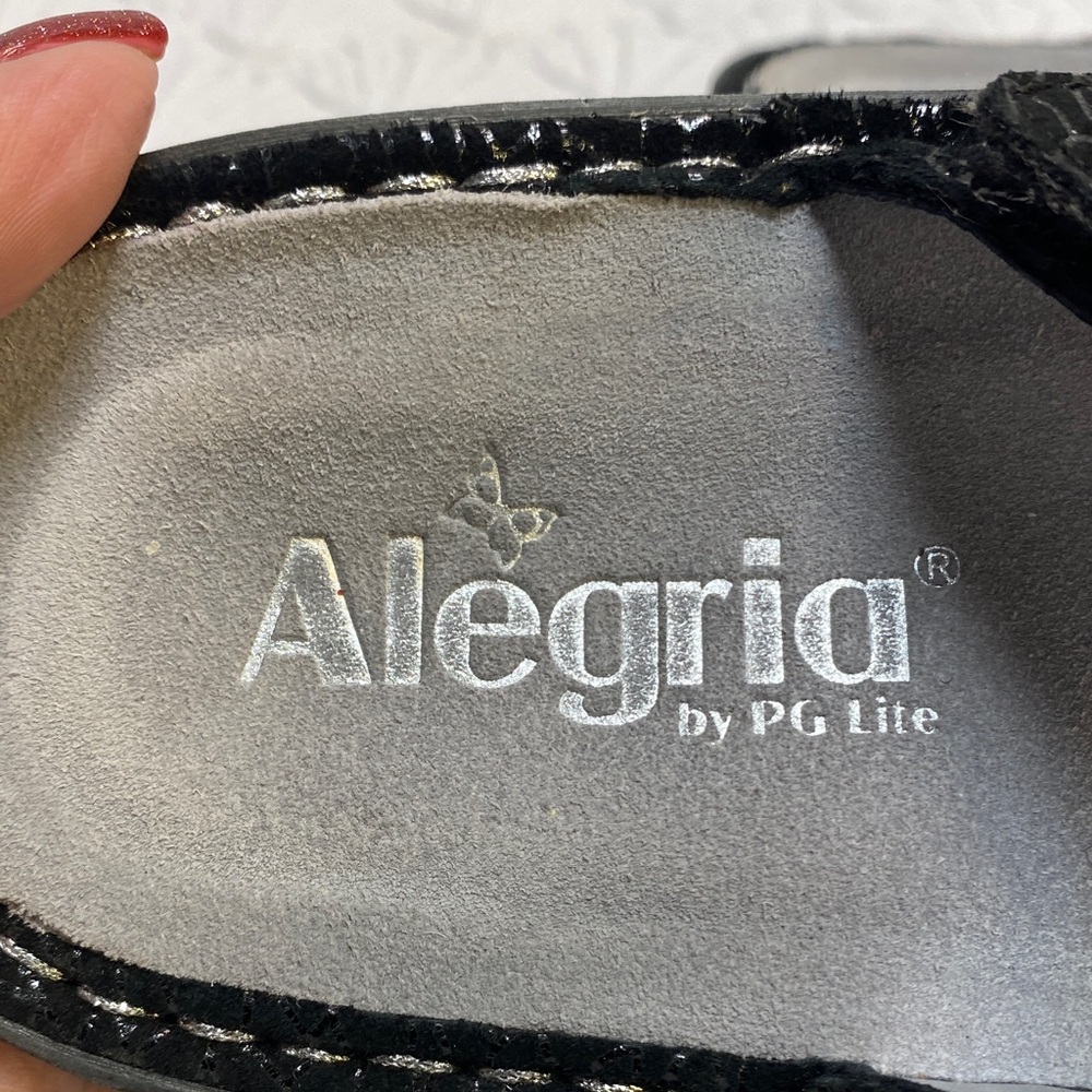 Alegria Victoriah Lustrous Black Strappy Leather Chiappetta Slide Sandals comfy - Picture 13 of 14